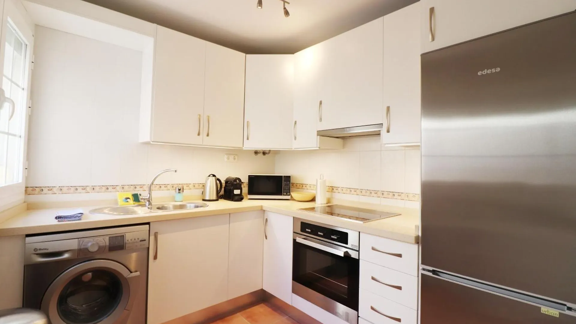 Lägenhet Apartamento Pescia Con Piscina En Centro De Nerja Spanien