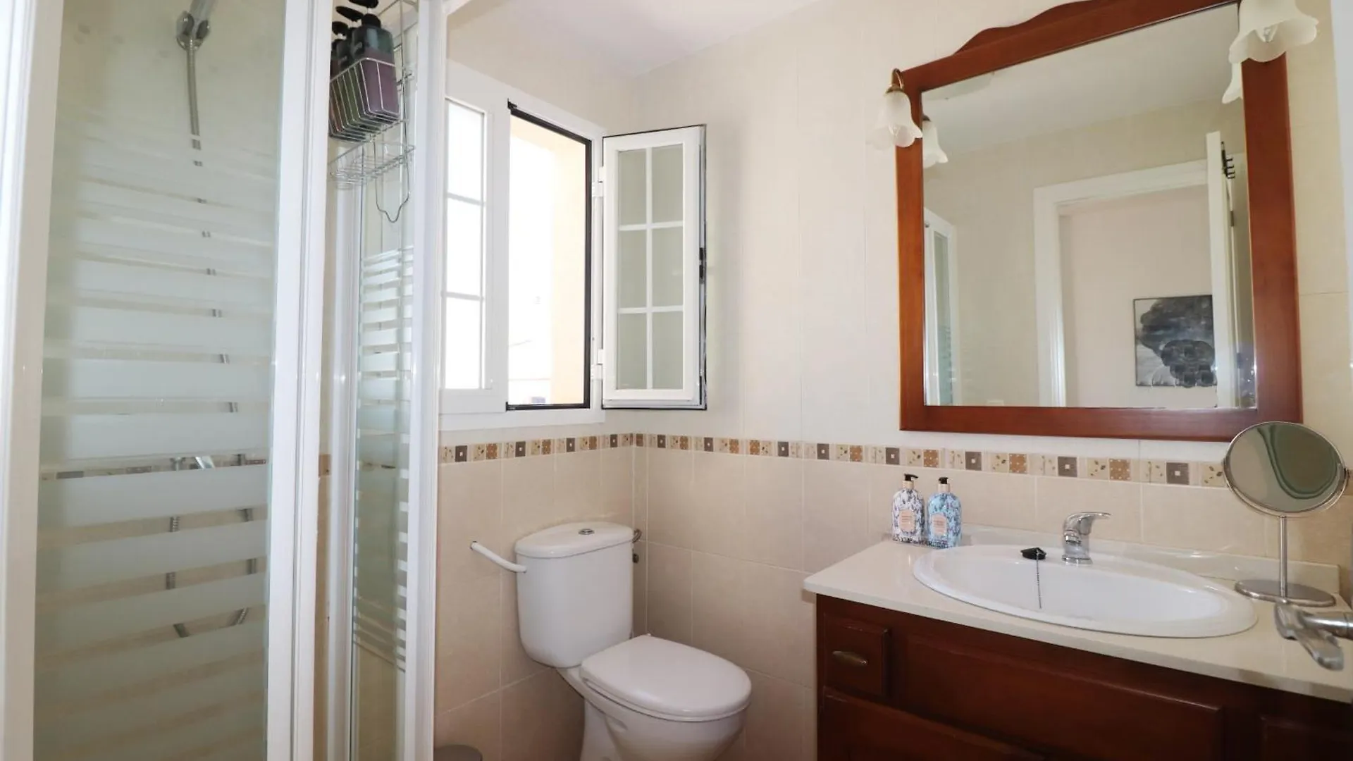Apartamento Pescia Con Piscina En Centro De ネルハ 0*,  スペイン