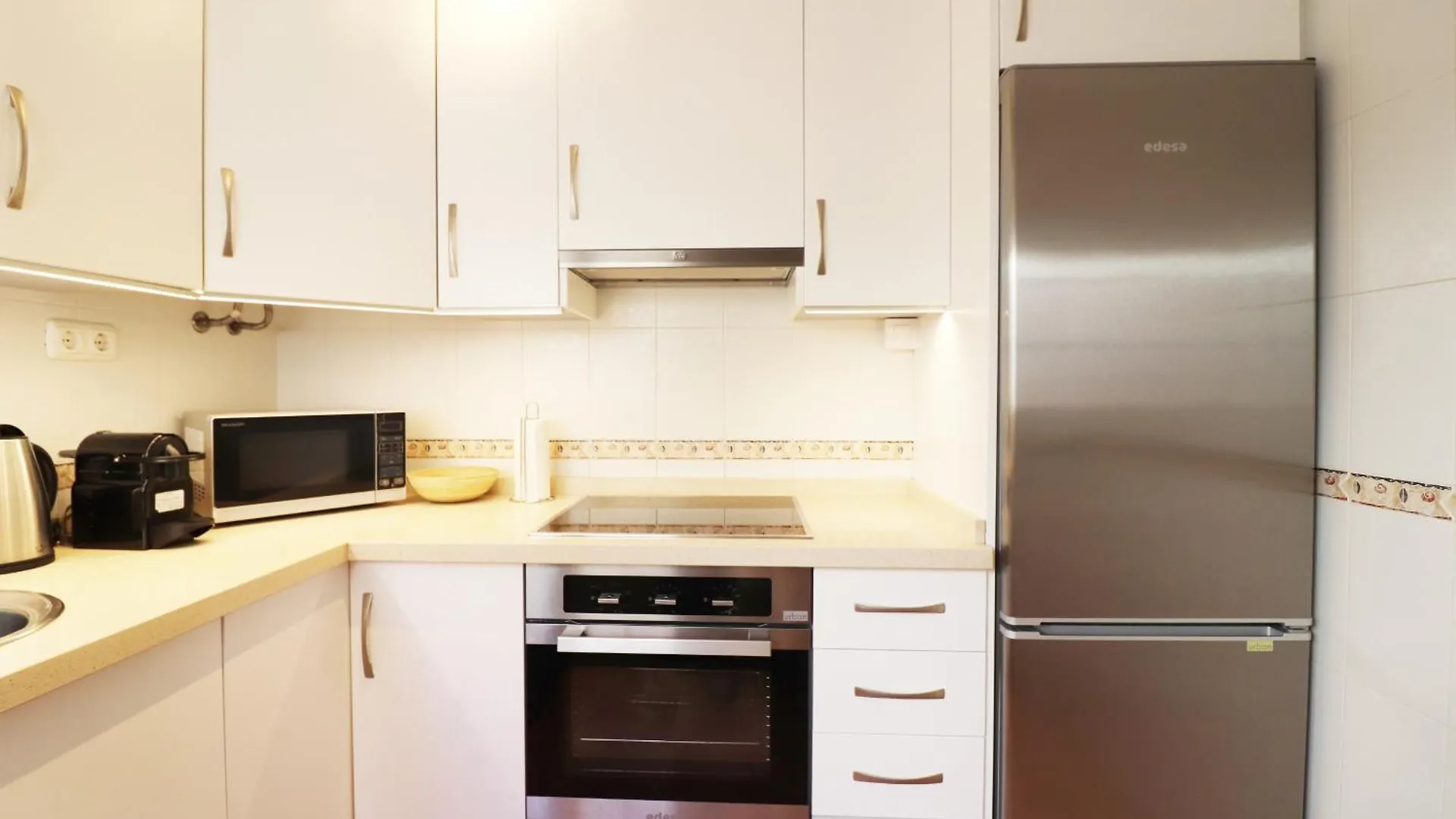 Apartamento Pescia Con Piscina En Centro De ネルハ 0*,  スペイン